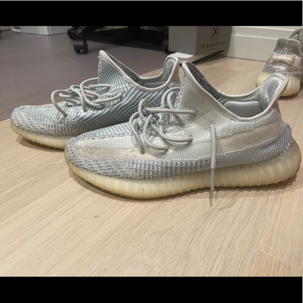 Yeezy cloud white